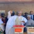 Buhari Violates Electoral Act, Openly Displays Ballot Paper