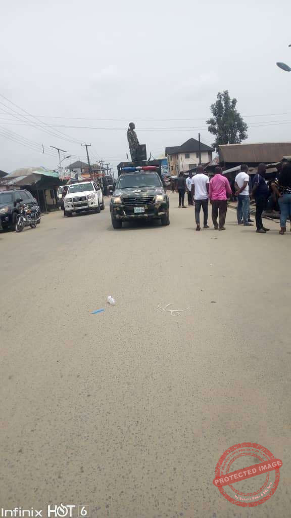 More photo from Rivers on soldiers presence.