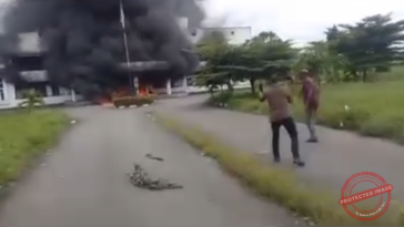 set ablaze the secretariats of Ikwerre and Eleme Local Governments in Rivers State.4